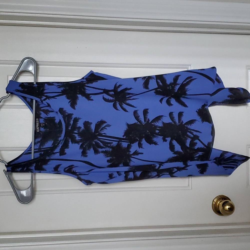 Express Palm Tank Top with V Open Back